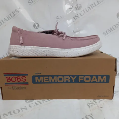 BOXED PAIR OF BOB'S BY SKECHERS TEXTILE TRAINERS IN MAUVE WITH WHITE SPECKLED SOLE SIZE 6