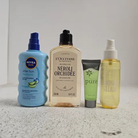 APPROXIMATELY 15 ASSORTED COSMETIC ITEMS INCLUDING VARIOUS MAKES AND BRANDS - COLLECTION ONLY