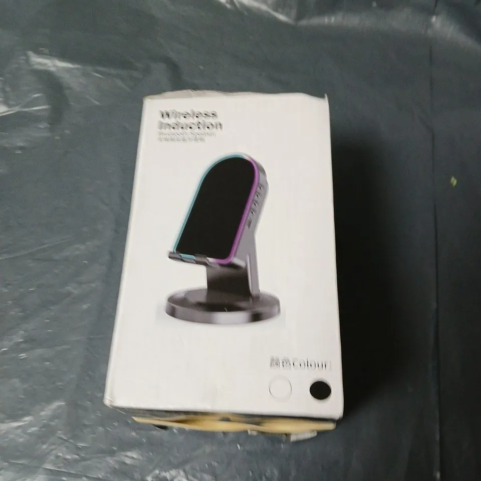 BOX OF APPROXIMATELY 15 ASSORTED HOUSEHOLD ITEMS INCLUDING WIRELESS SPEAKER , HIGHLIGHTER PENS AND KITTY SPOUT FILTERS 