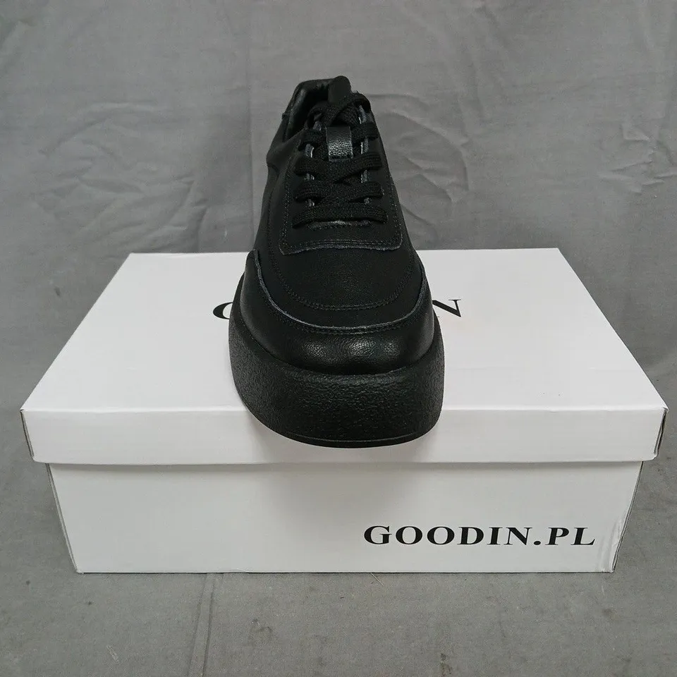 BOXED PAIR OF GOODIN SHOES IN BLACK SIZE EU 40
