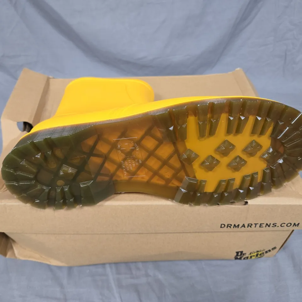 DR. MARTENS YELLOW RUBBER BOOTS – BOXED. UK SIZE 10