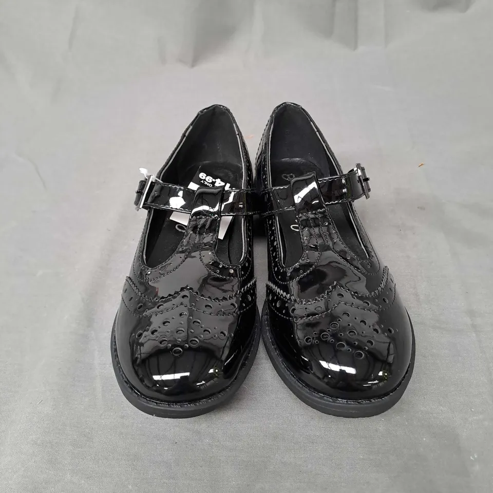 BOX OF APPROXIMATELY 10 GIRLS SCHOOL SHOES IN BLACK - VARIOUS SIZES