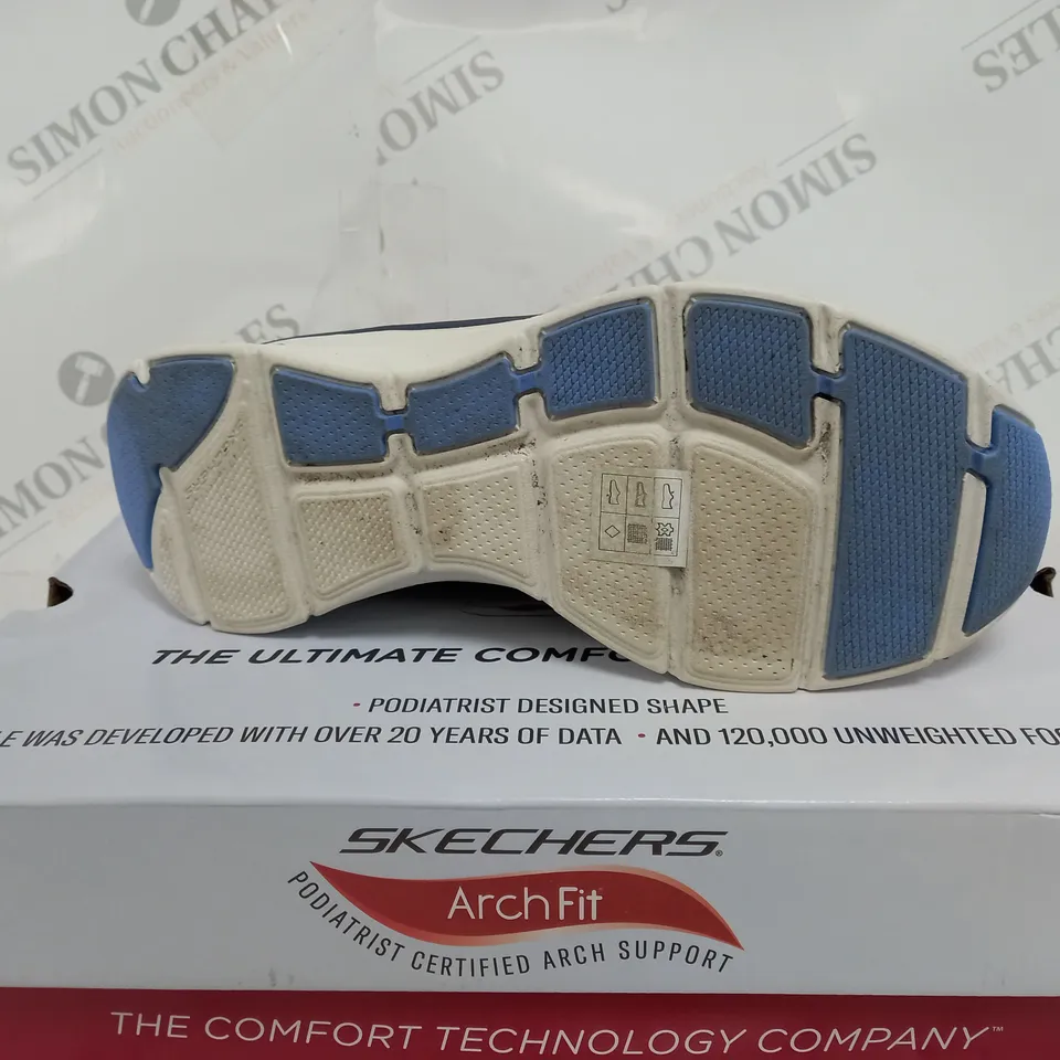 RIEKER CHELSEA BOOT IN BLACK SIZE 4