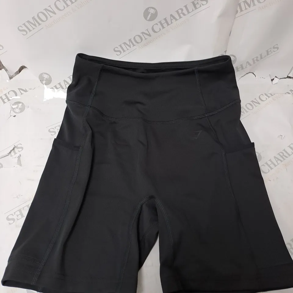 GYMSHARK POCKET SHORTS SIZE M