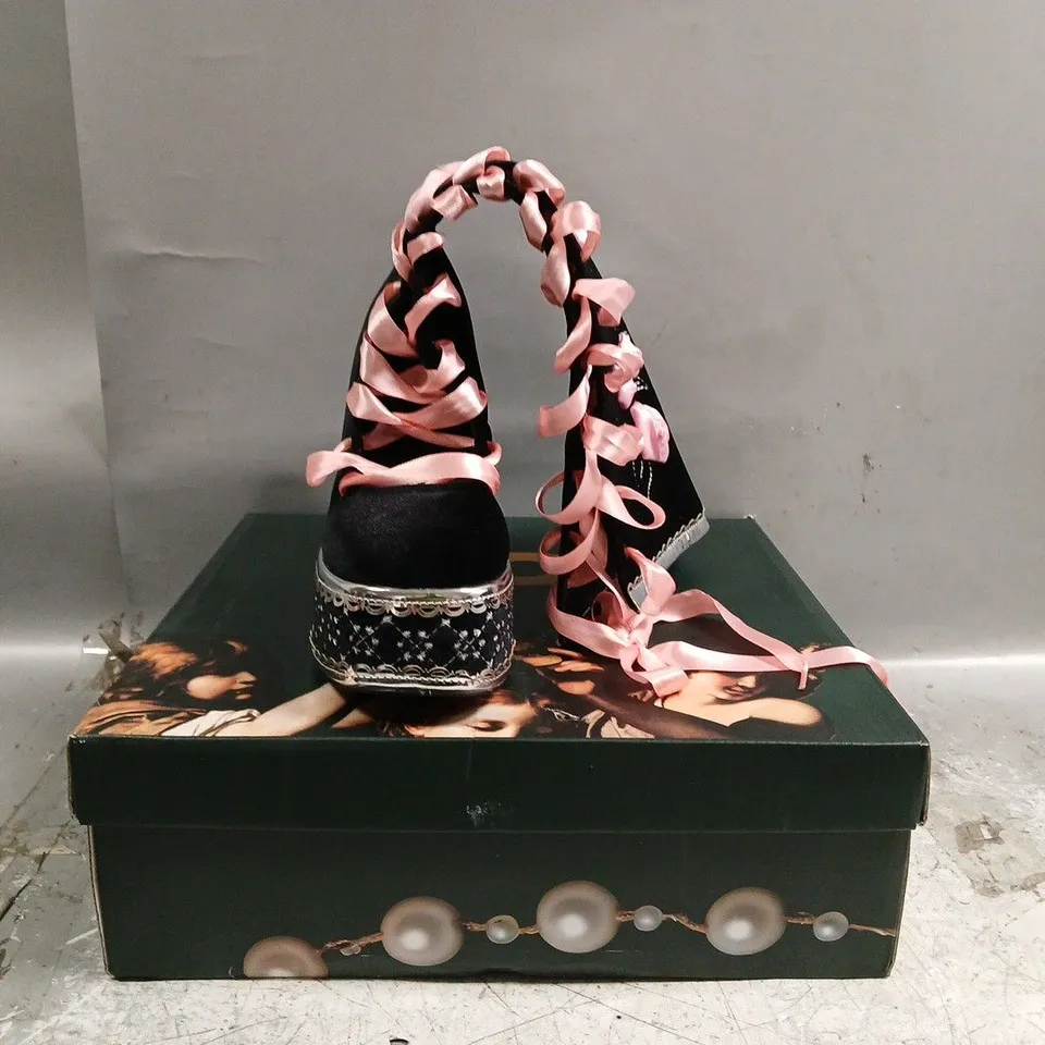 BOXED PAIR OF KOI GUILTLESS GHOST LACE UP PLATFORM LONG BOOTS IN BLACK SIZE UK 6