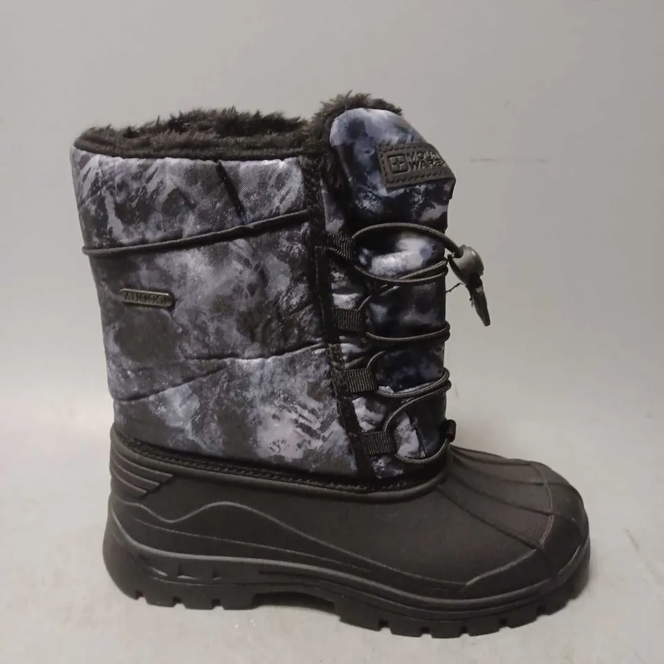 MOUNTAIN WAREHOUSE SNOW FLEECE BOOTS - SIZE 3 