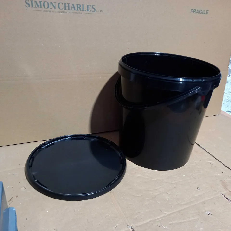 PLASTIC BUCKET WITH LID AND HANDLE