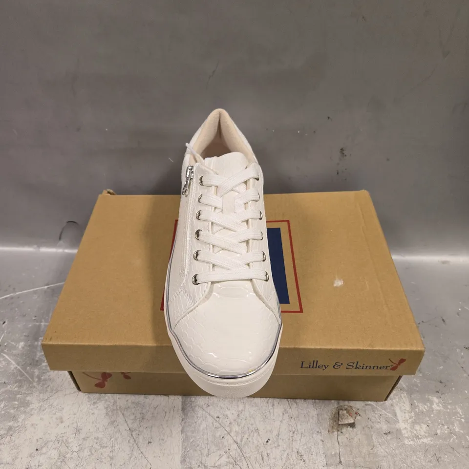 BOXED PAIR OF LILLEY & SKINNER TRAINERS IN WHITE - 7