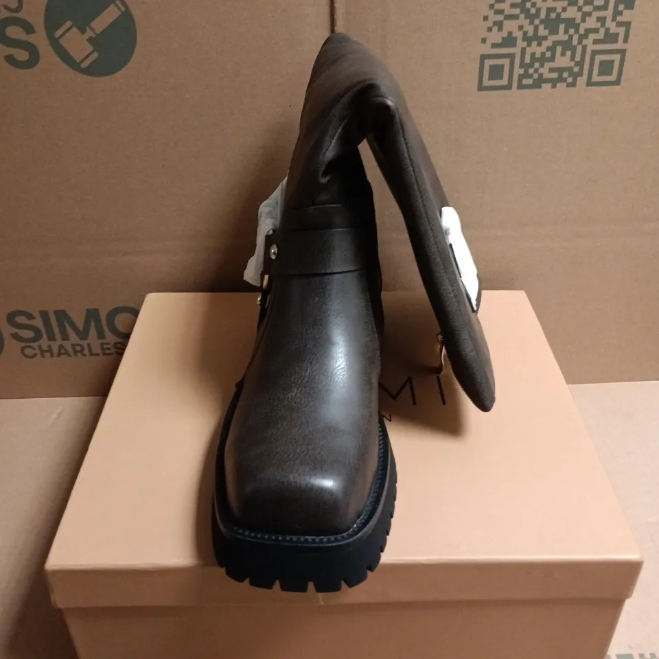 BOXED PAIR OF SIMMI LONDON BENTON KNEE-HIGH CHUNKY BIKER BOOTS - 5
