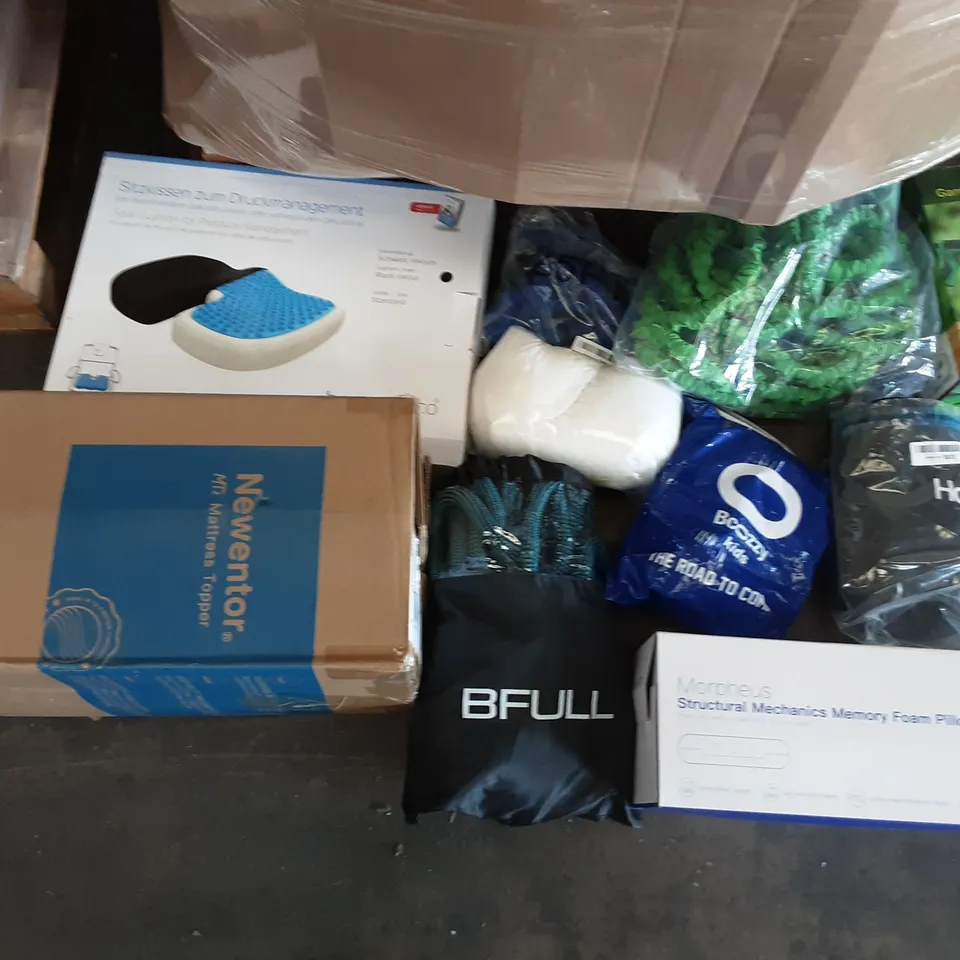 PALLET OF ASSORTED PRODUCTS TO INCLUDE BCOZZY KIDS, MORPHEUS MEMORY FOAM PILLOW, HOMELY, TOP LINE PRO BAMBOO PILLOW, NEWENTOR MATTRESS TOPPER,BONMEDSCO SEAT CUSHION