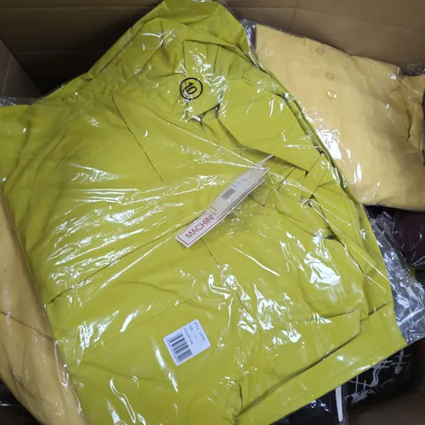 APPROXIMATELY 30 ASSORTED CLOTHING ITEMS IN VARIOUS SIZES, STYLES & COLOURS TO INCLUDE BRANDS SUCH AS ARCTIC STORM, ANAMOR, LA MAREY, ETC - COLLECTION ONLY