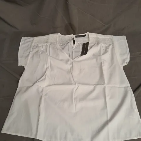 FRENCH CONNECTION RUCHED SHOULDER TOP IN WINTER WHITE SIZE 12