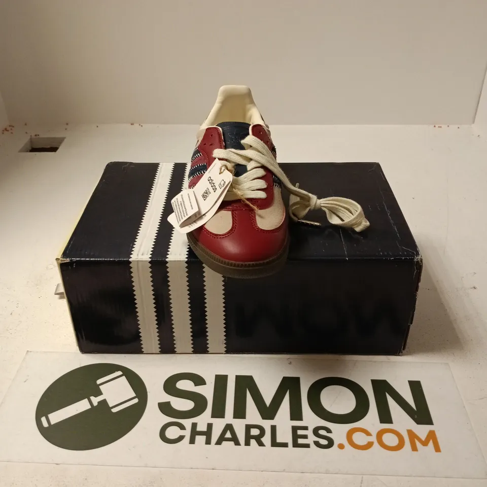 BOXED PAIR OF ADIDAS SAMB OG TRAINERS IN BEIGE/RED/BLUE - UK 3