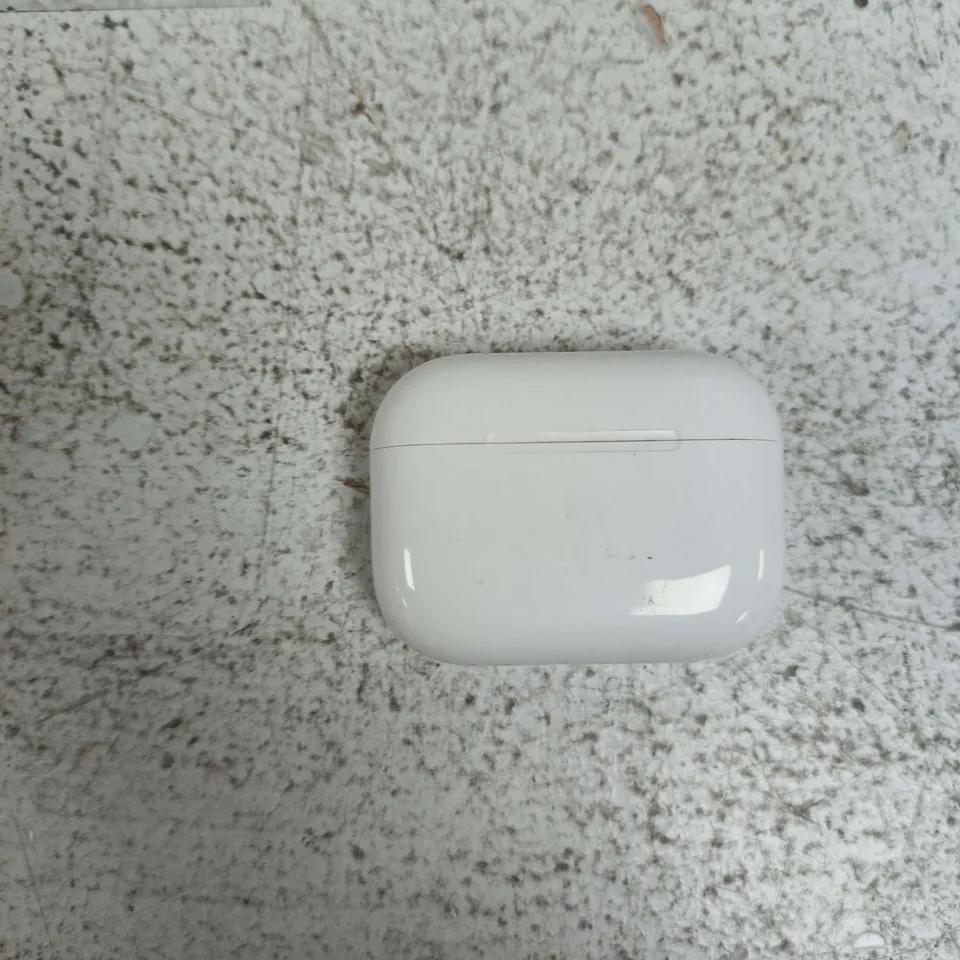 WIRELESS EARBUDS IN CHARGING CASE - WHITE (AIRPODS PRO STYLE)