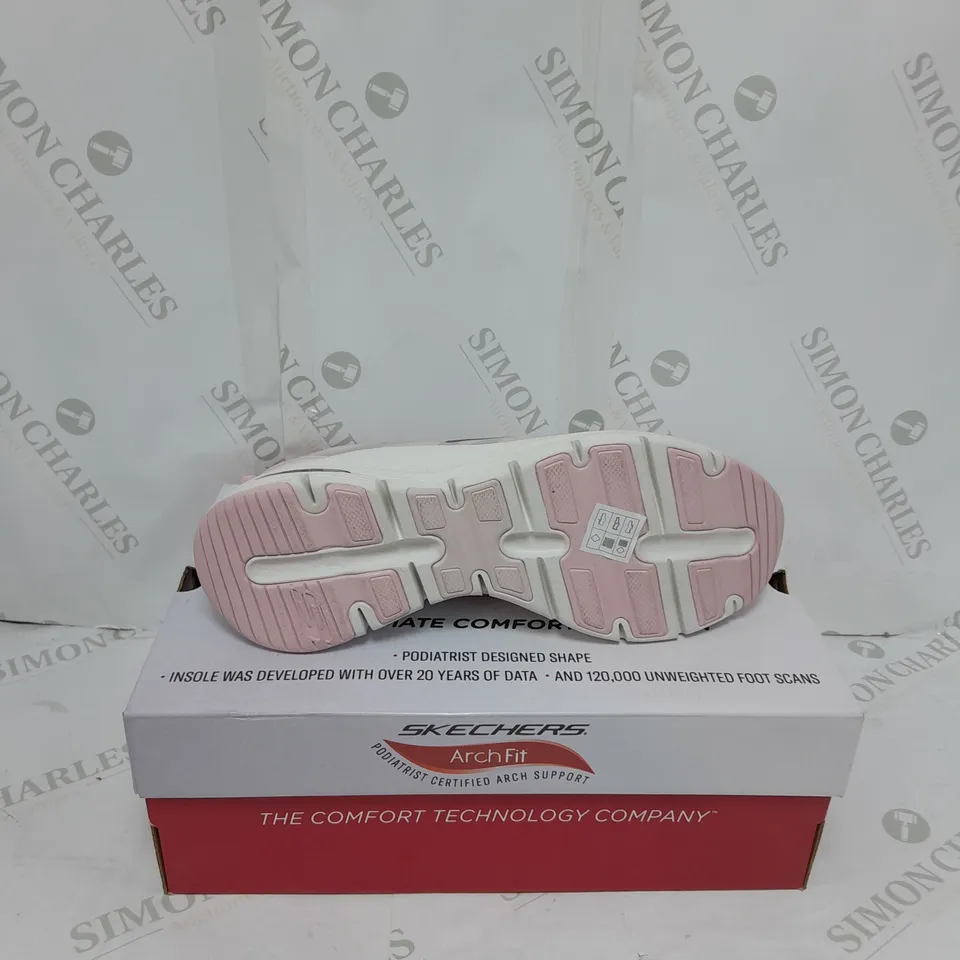 PAIR OF SKECHERS TRAINERS IN PALE PINK SIZE 7