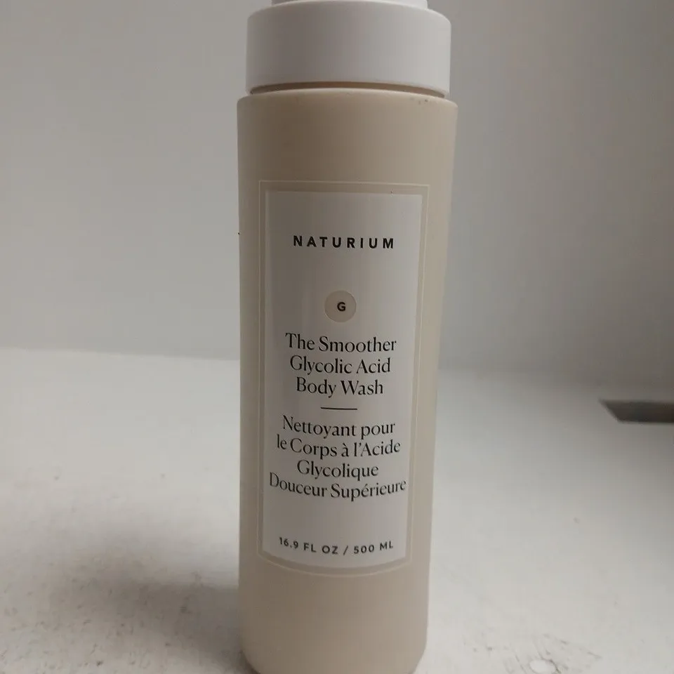 NATURIUM THE SMOOTHER GLYCOLIC ACID BODY WASH – 500 ML, PUMP BOTTLE