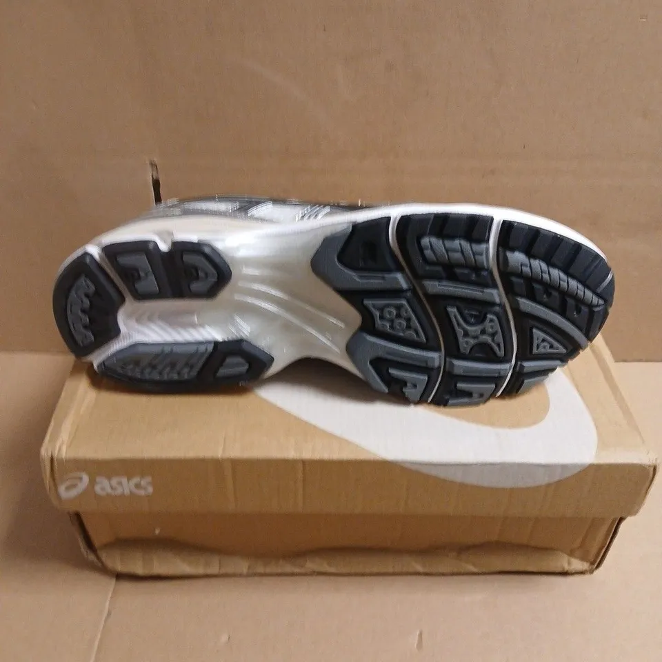 BOXED PAIR OF ASICS GEL-KAYANO 14 RUNNING SHOES – WHITE/GRAPHITE GREY, UK 5.5