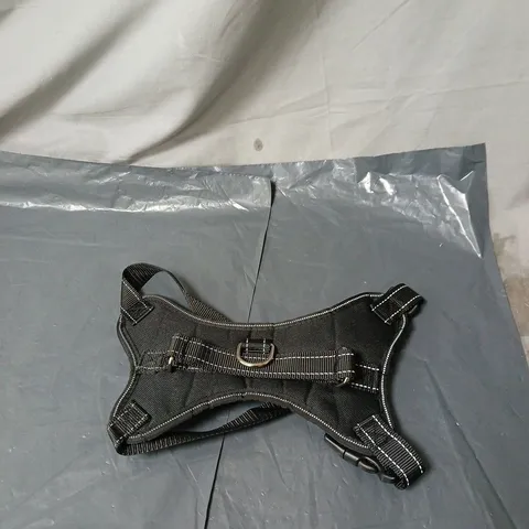 BOX OF APPROXIMATELY 100 X NO PULL  DOG HARNESS - FOR MEDIUM DOGS 