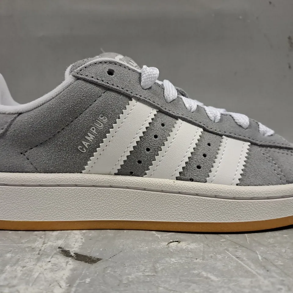 BOXED PAIR OF ADIDAS CAMPUS 00S SHOES IN GREY/WHITE UK SIZE 4