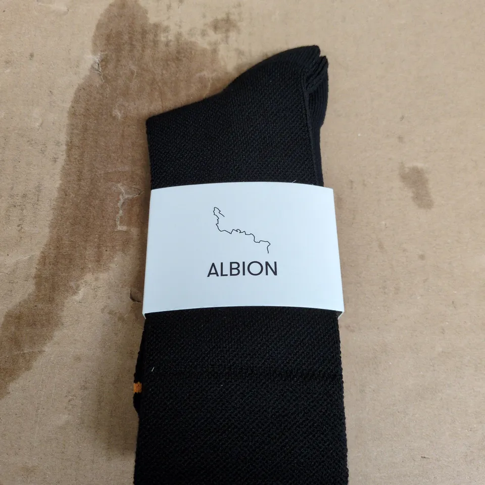 ALBION MERINO SOCKS – CHARCOAL, SIZE MEDIUM