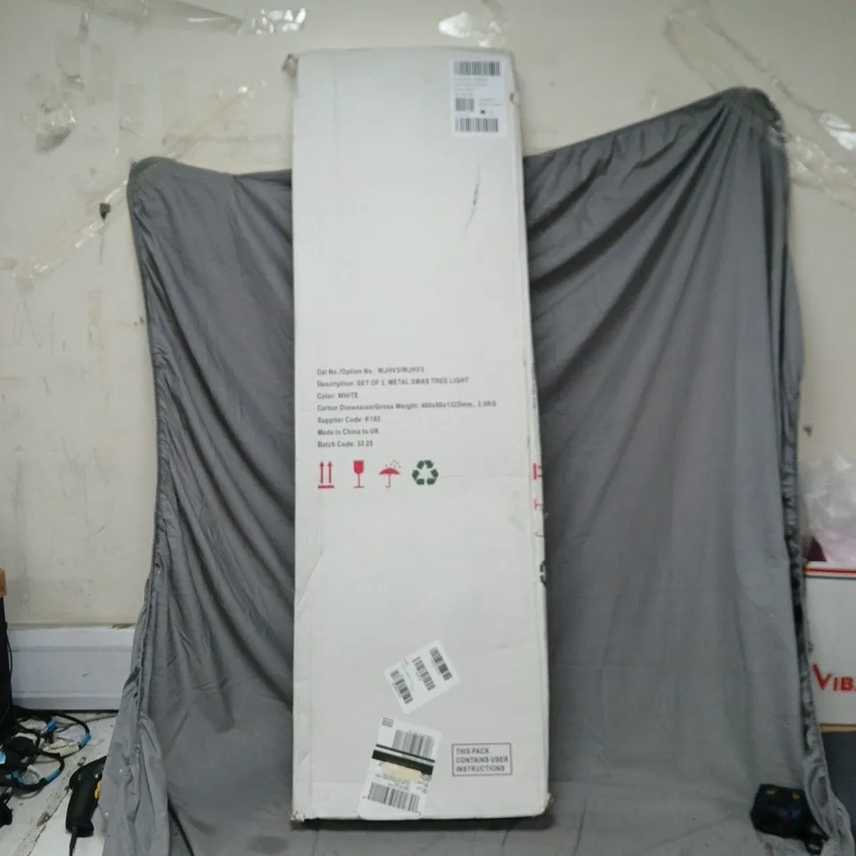 SET OF 2 METAL CHRISTMAS TREE OUTDOOR LIGHTS 