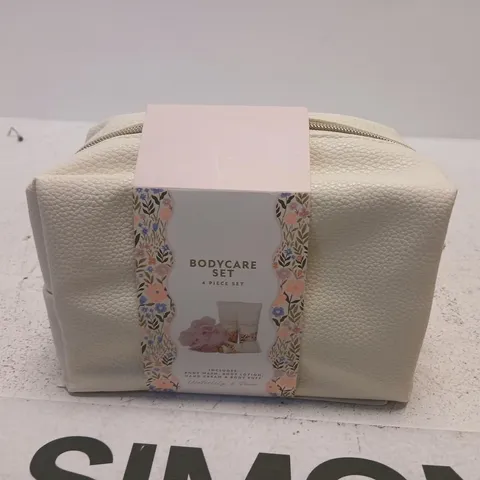 BODYCARE SET – 4 PIECE (FLORAL POUCH)