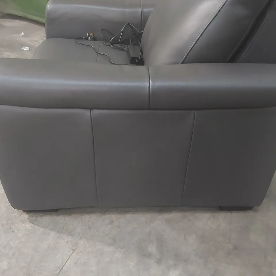 QUALITY DESIGNER ITALIAN MADE LEATHER UPHOLSTERED ADRIANO ELECTRIC RECLINER