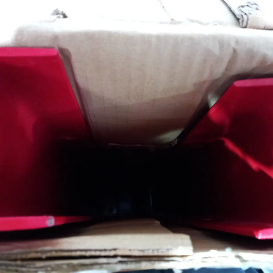 BOXED DESIGNER RED METAL 12T HYDRAULIC PRESS PARTS (COLLECTION ONLY)