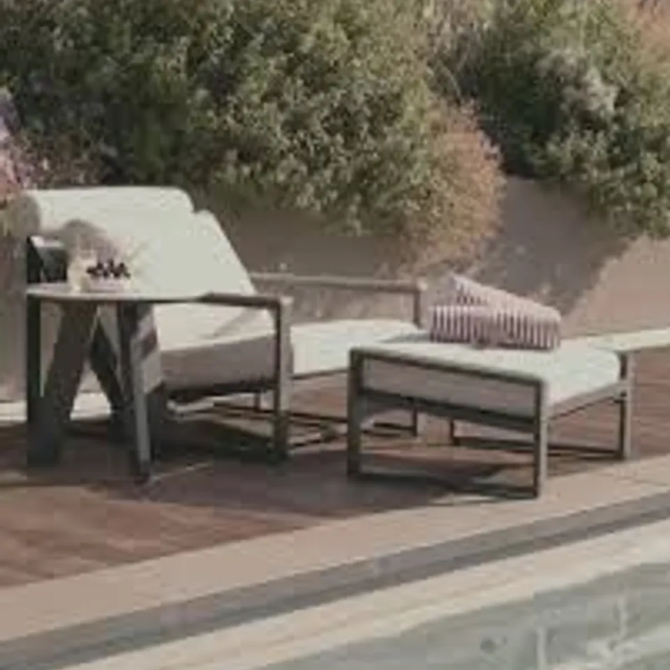 BOXED DANETTI BIANCO BLACK WITH WHITE CALACATTA GARDEN COFFEE TABLE