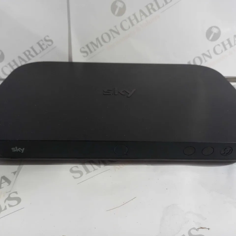 SKY Q BOX - ES130