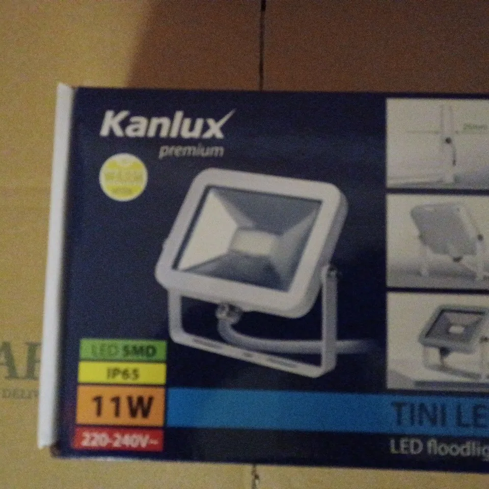 BRAND NEW KANLUX TINI LED FLOODLIGHT 11W-WW-W WHITE