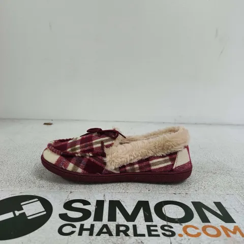 JO & JOE CHERRY SLIPPERS β UK 6, BURGUNDY PLAID WITH CREAM FAUX-FUR LINING