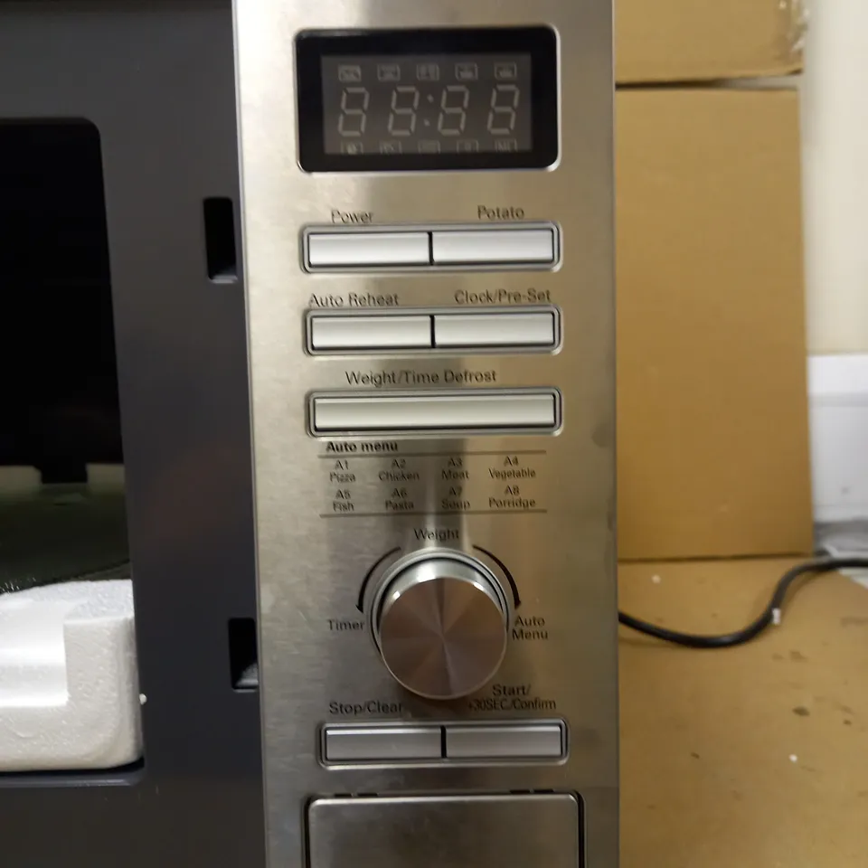 RUSSELL HOBBS FAMILY SIZE SILVER MICROWAVE 