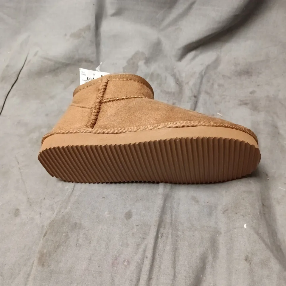 NEXT TODDLER BOOTS, BROWN SUEDE WITH CREAM FAUX-FUR LINING SIZE 9 KIDS