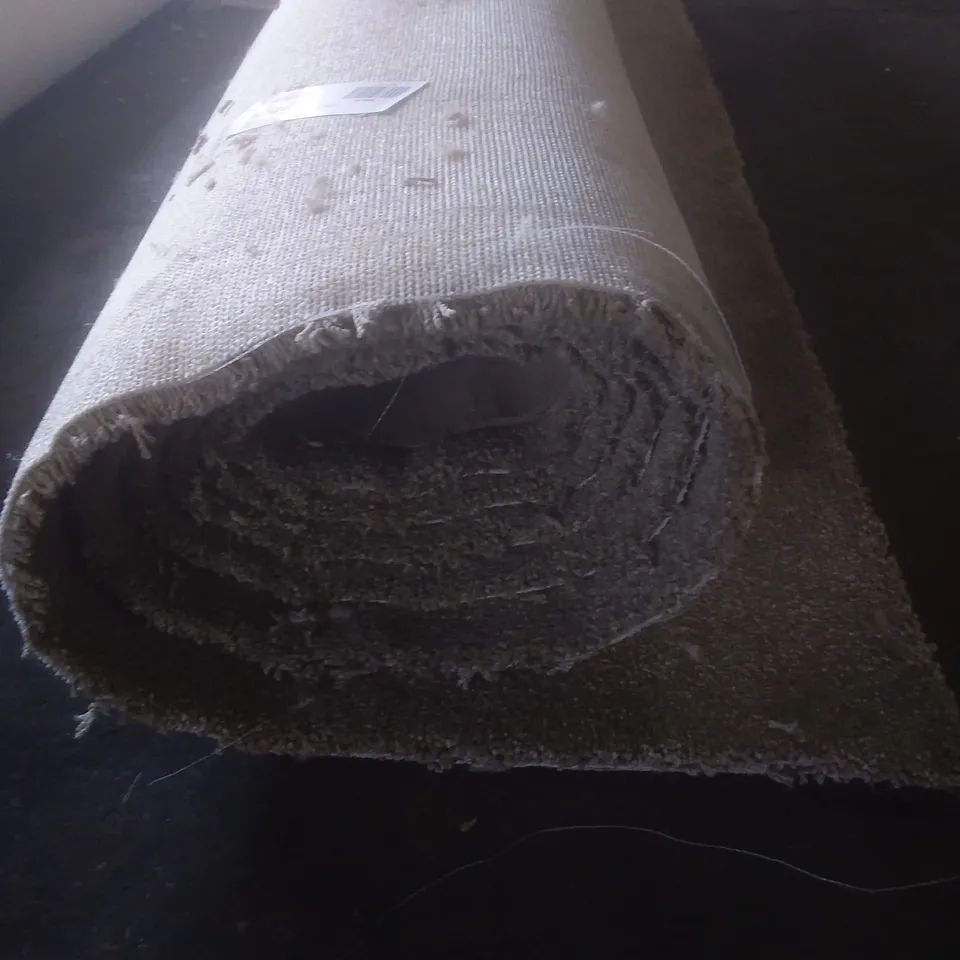 ROLL OF QUALITY FIRST IMPRESSIONS NEAT AND TIDY CARPET APPROXIMATELY 4X3.4M