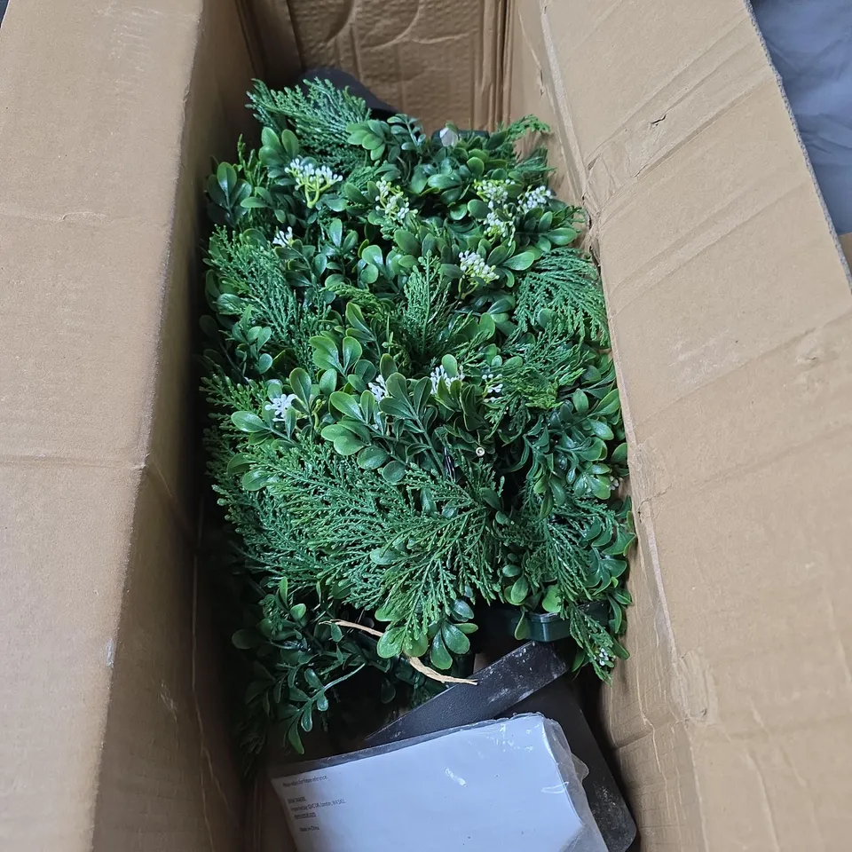 DRESS YOUR DOOR 60CM PRE LIT DECOR