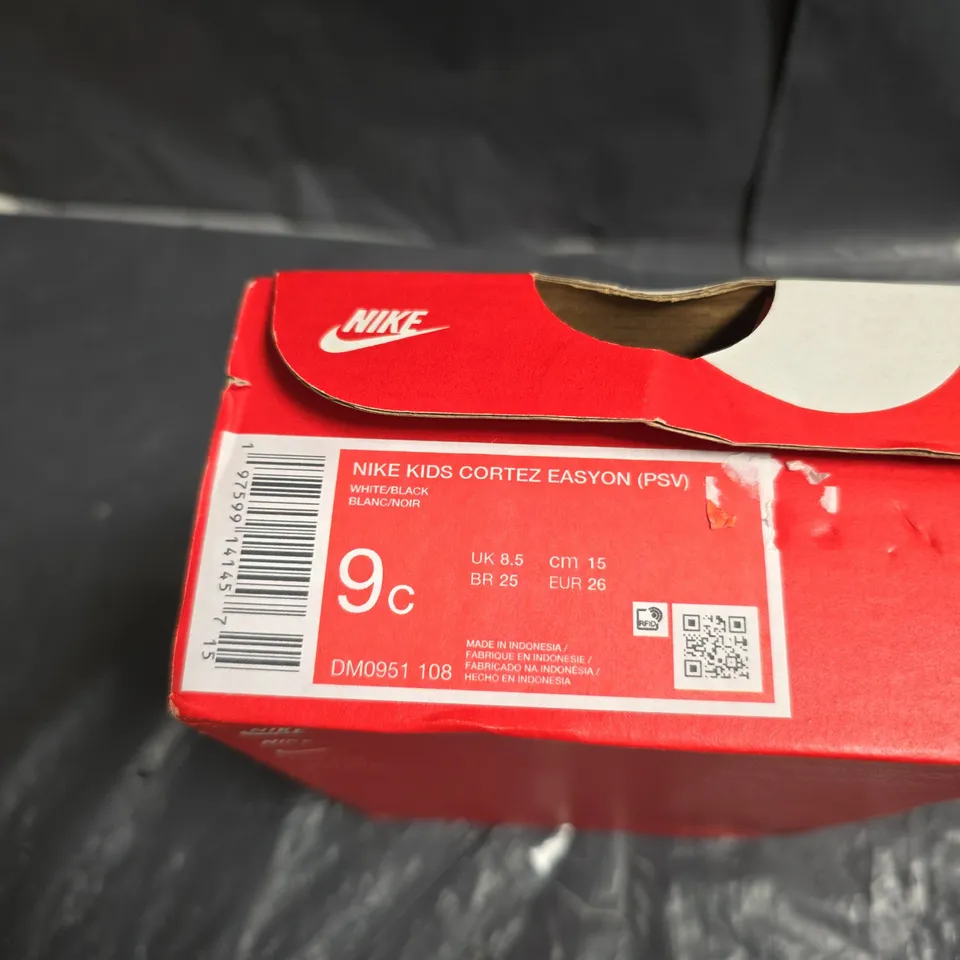 NIKE KIDS CORTEZ EASYON (PSV) WHITE/BLACK – UK 8.5