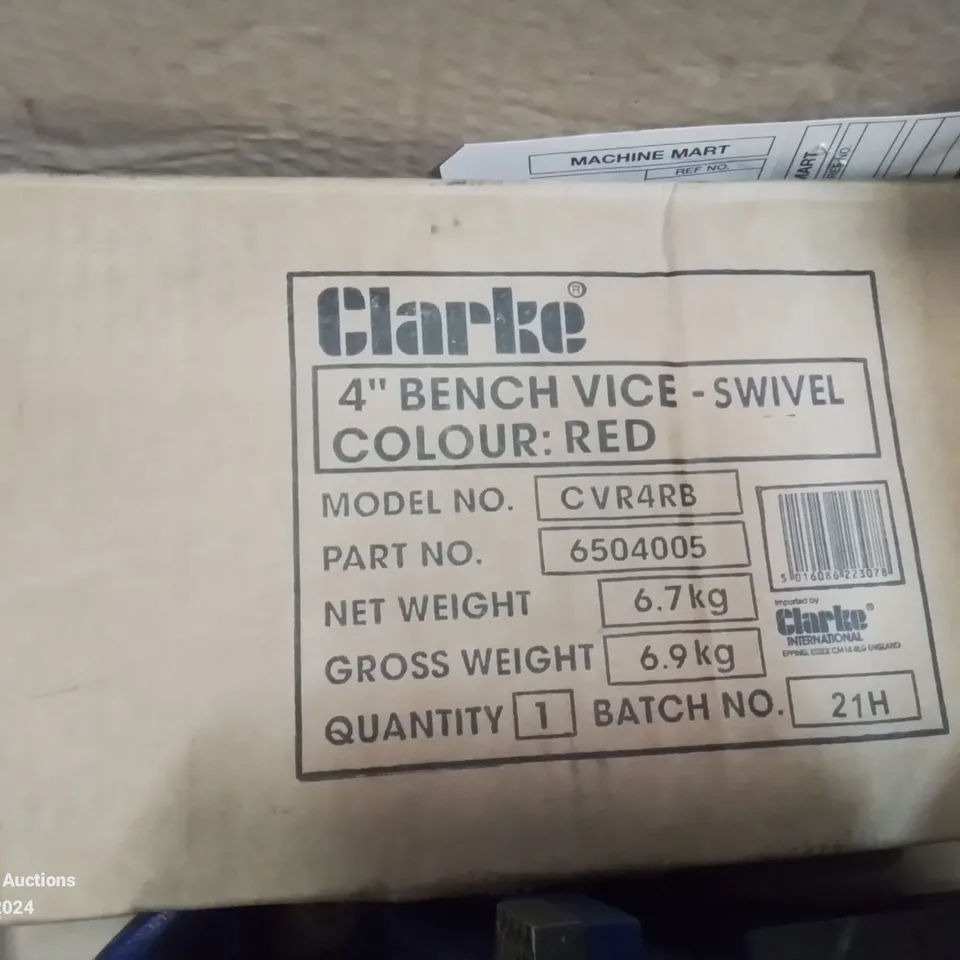 BOX CONTAINING MIXED TOOLS TO INCLUDE: FLUX CORDED MIG WIRE 0.9MM/4.5KG MILD STEEL, RED SWIVEL VICE ETC.