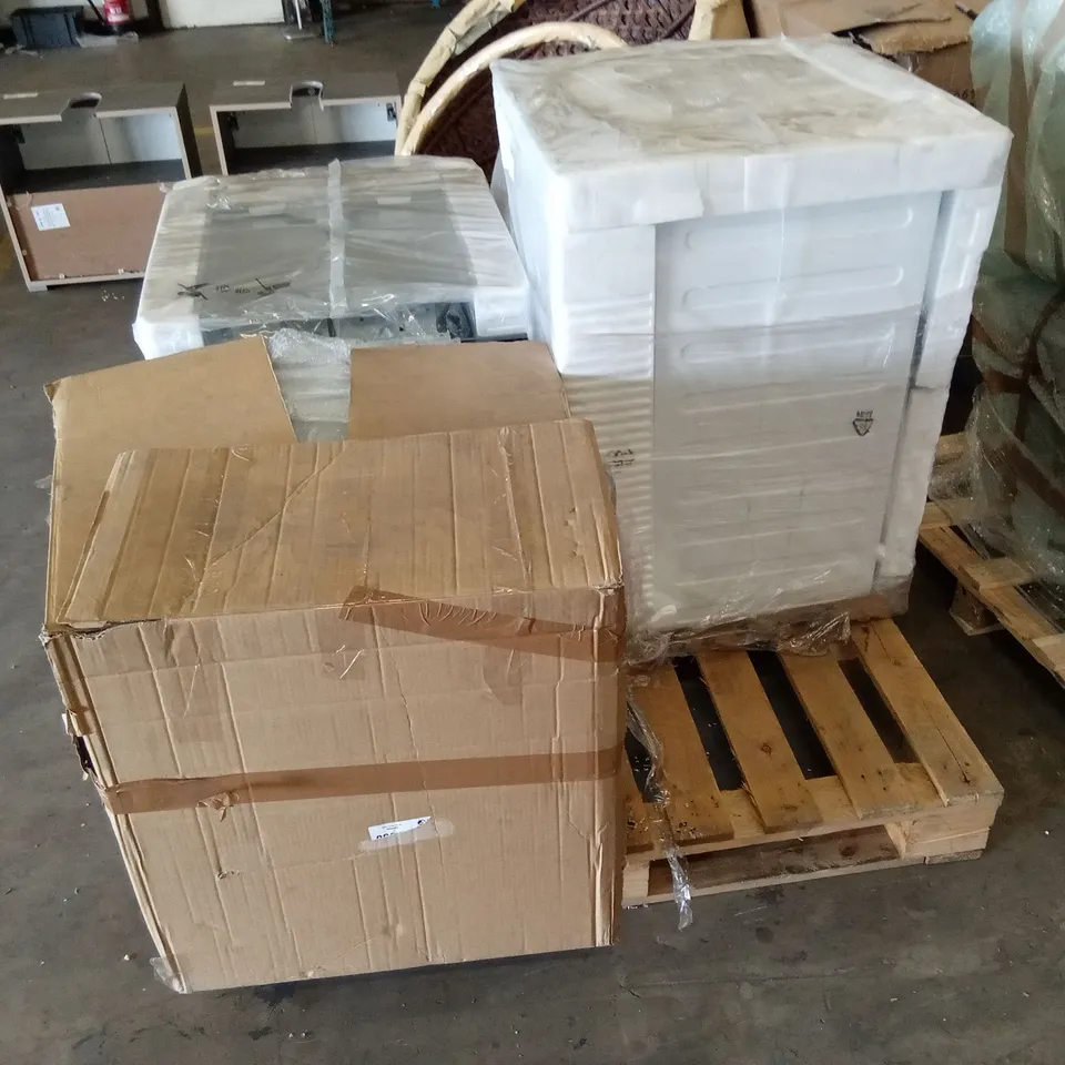 PALLET OF 3 x ASSORTED DAMAGED WHITE GOODS PRODUCTS TO INCLUDE; 2 x IN-BUILT OVENS AND 1 x WASHING MACHINE