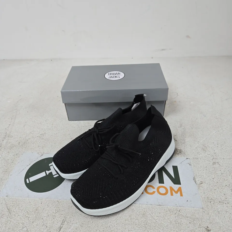 URBAN JACKS CALYPSO KNIT TRAINERS – BLACK, UK 8