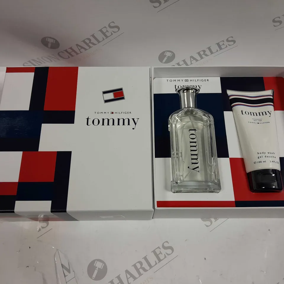 TOMMY FILFIGER TOMMY SPRAY AND BODY WASH SET 