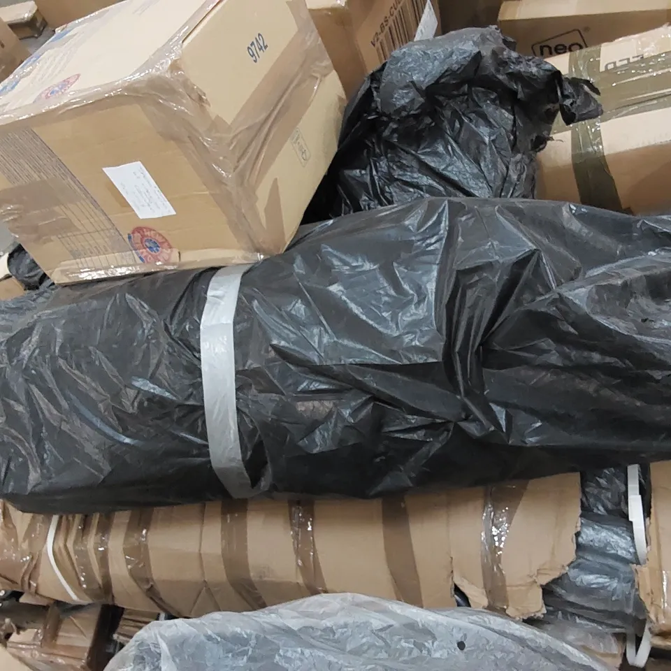 PALLET OF ASSORTED HOUSEHOLD ITEMS AND FURNITURE PARTS