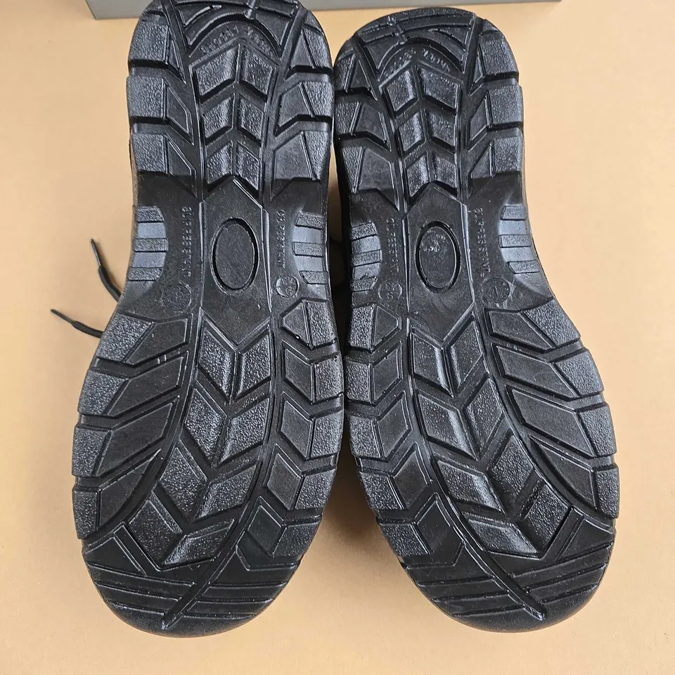 BOXED BRAND NEW PSF EXECUTIVE BLACK LEATHER SAFETY SHOES - UK 9