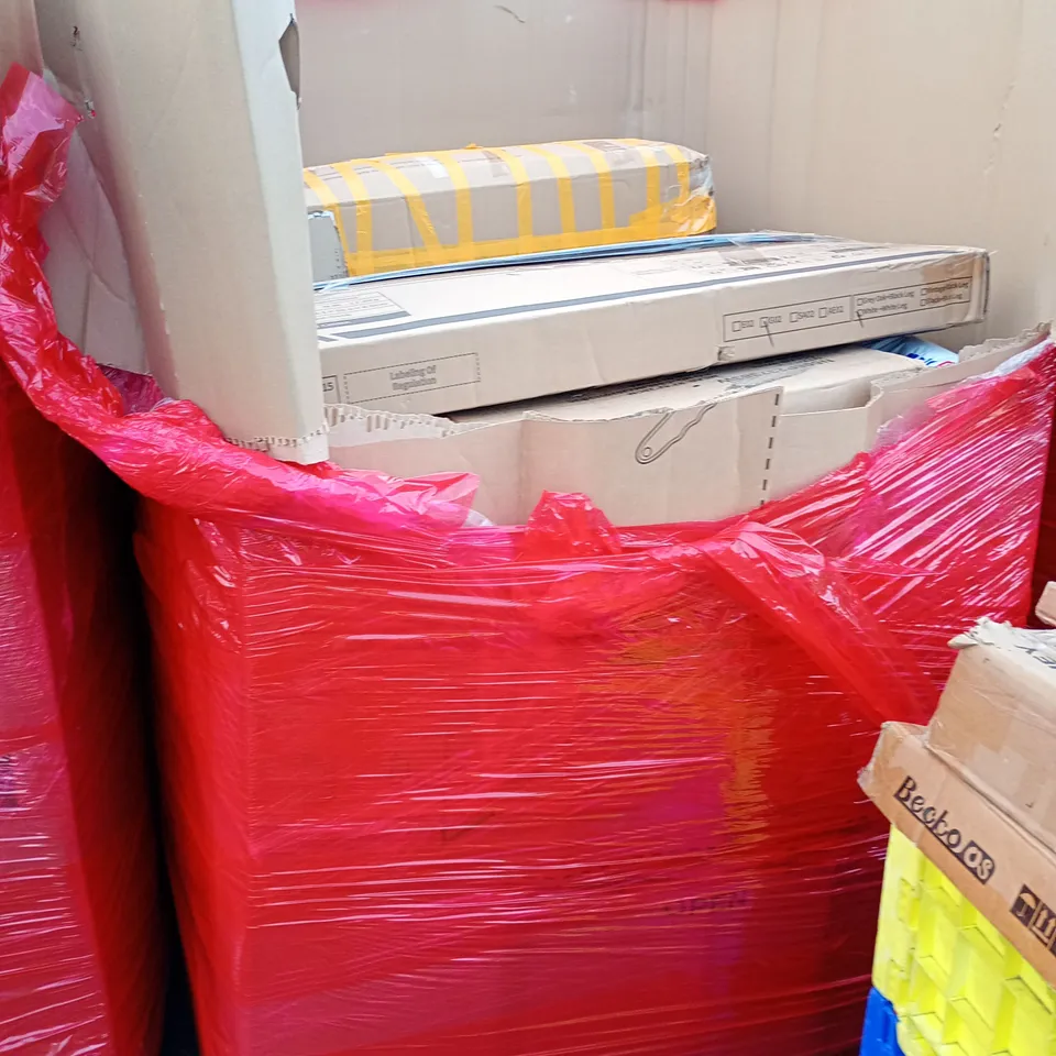 PALLET OF ASSORTED HOUSEHOLD ITEMS TO INCLUDE FOLDING CHAIR, L-SHAPED DESK AND BED FRAME