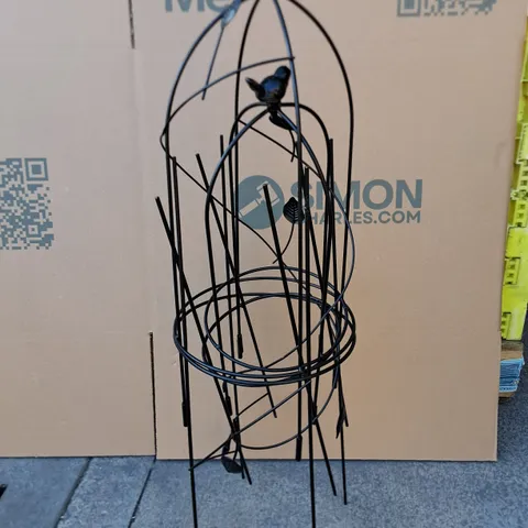 SET OF DECORATIVE BLACK METAL PLANT STANDS