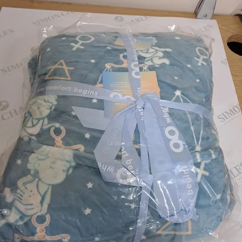 OO ANGEL OODIE THROW 