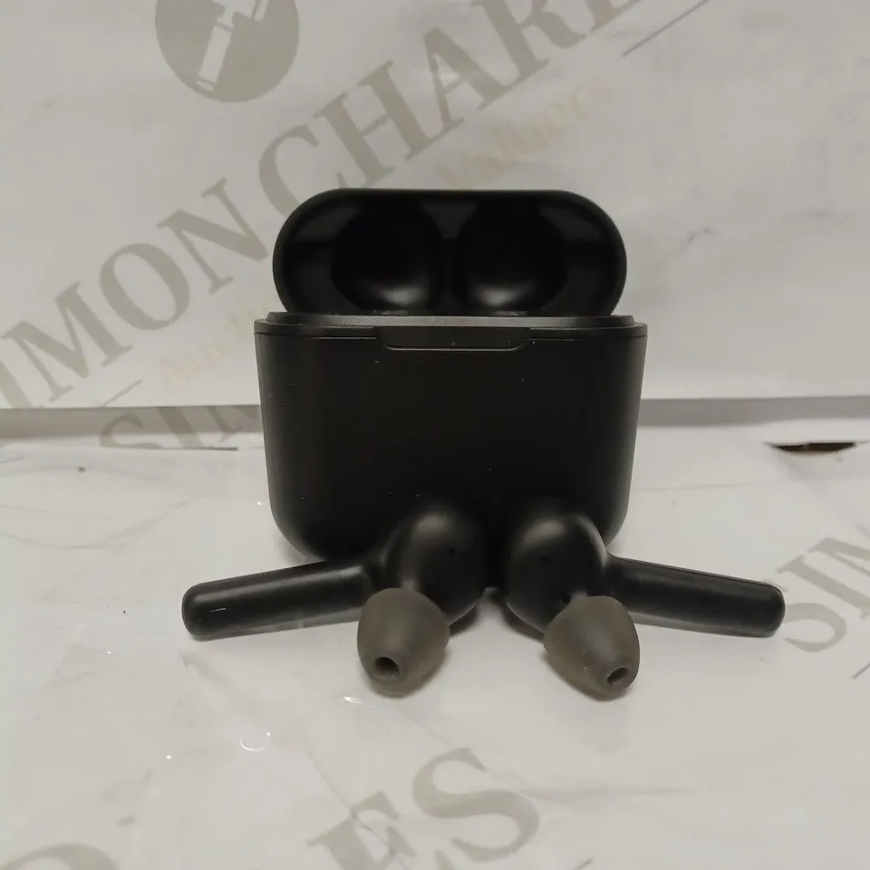 NOISE CANCELLING TRUE WIRELESS EARBUDS 
