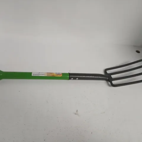 ROYAL BORDER FORK – GARDEN HAND FORK, D-HANDLE, CARBON STEEL