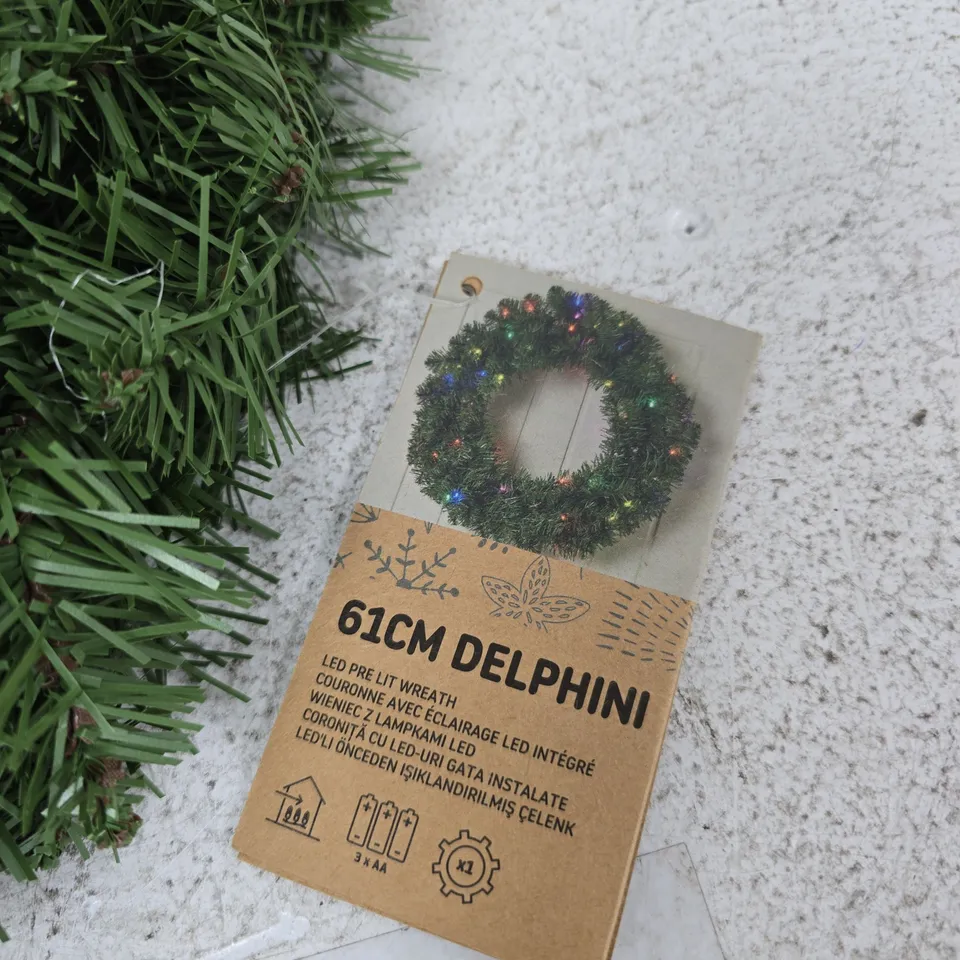 LED PRE LIT WREATH - 61CM