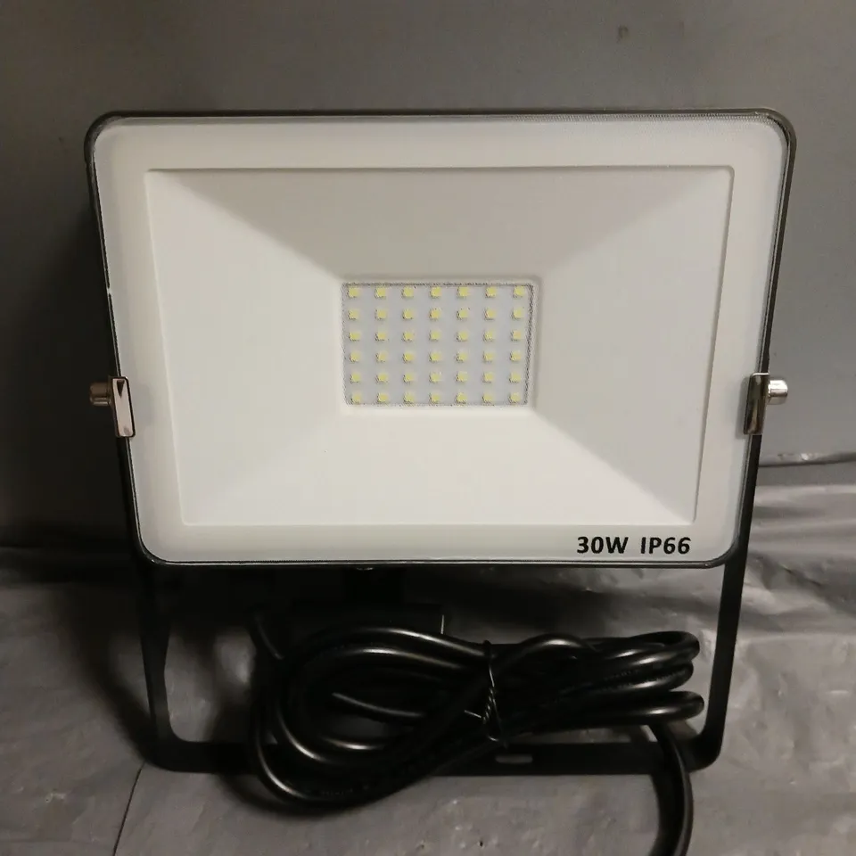 BOXED 30W LED FLOOD LIGHT